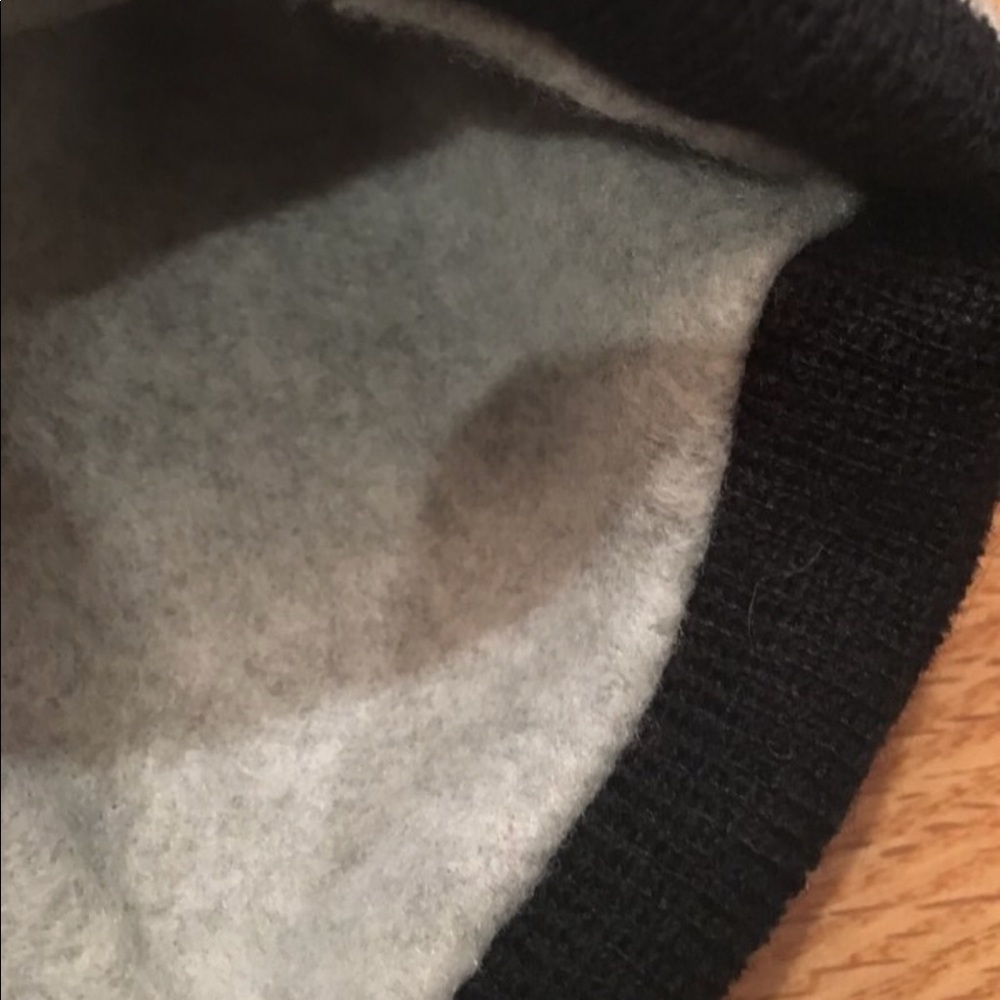 NY winter hat - Picture 2 of 3